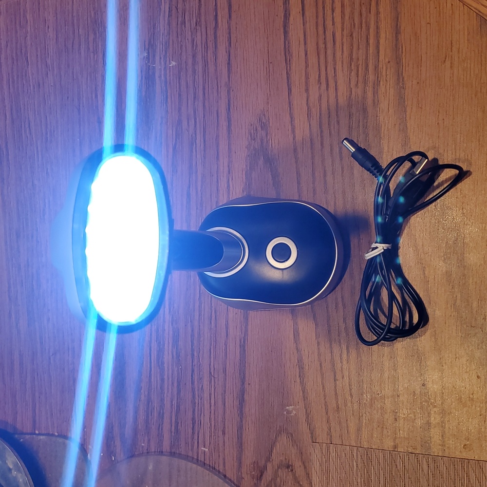 USB LED Desk Light - Picture 2 of 7